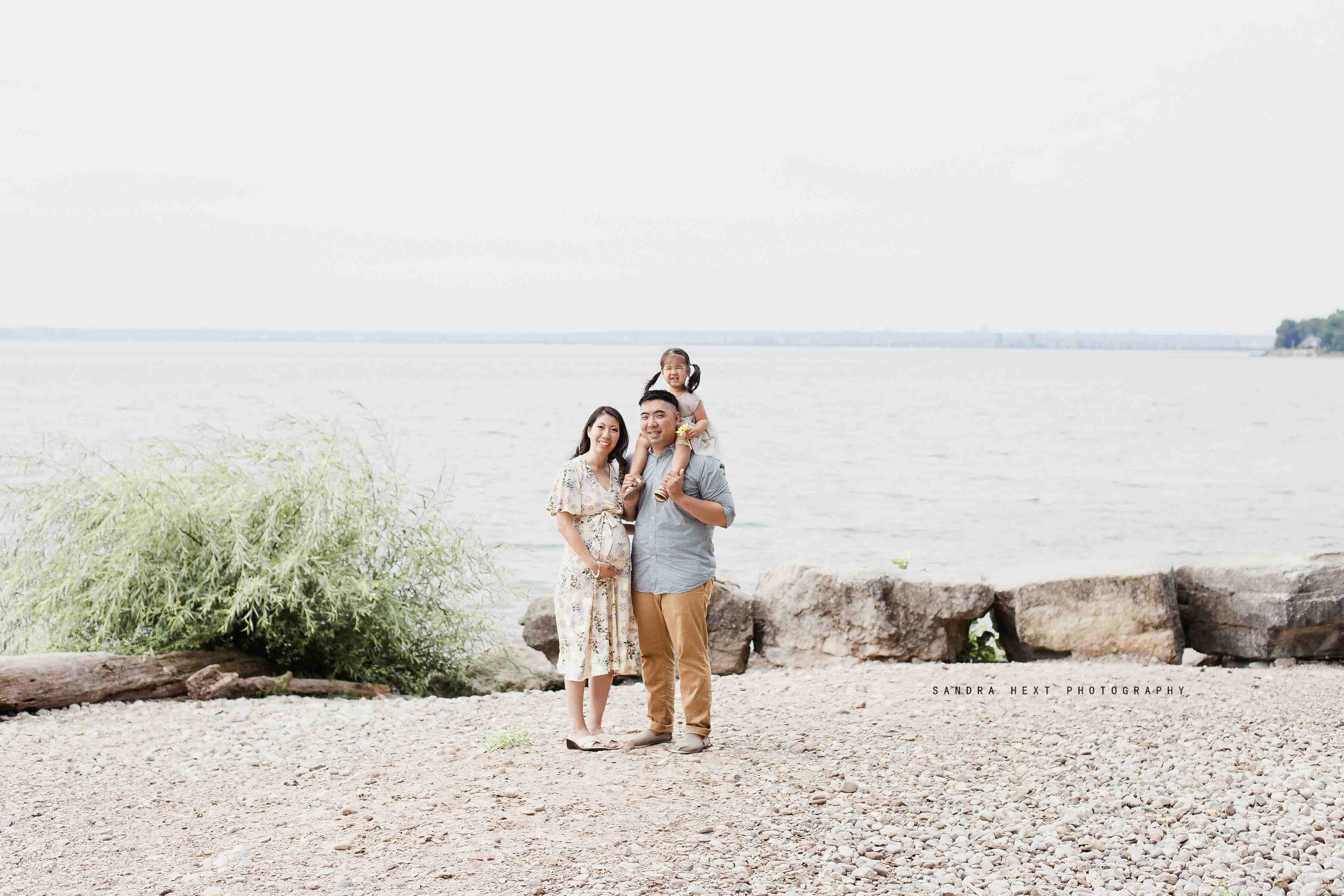 Lake Front Maternity Session 