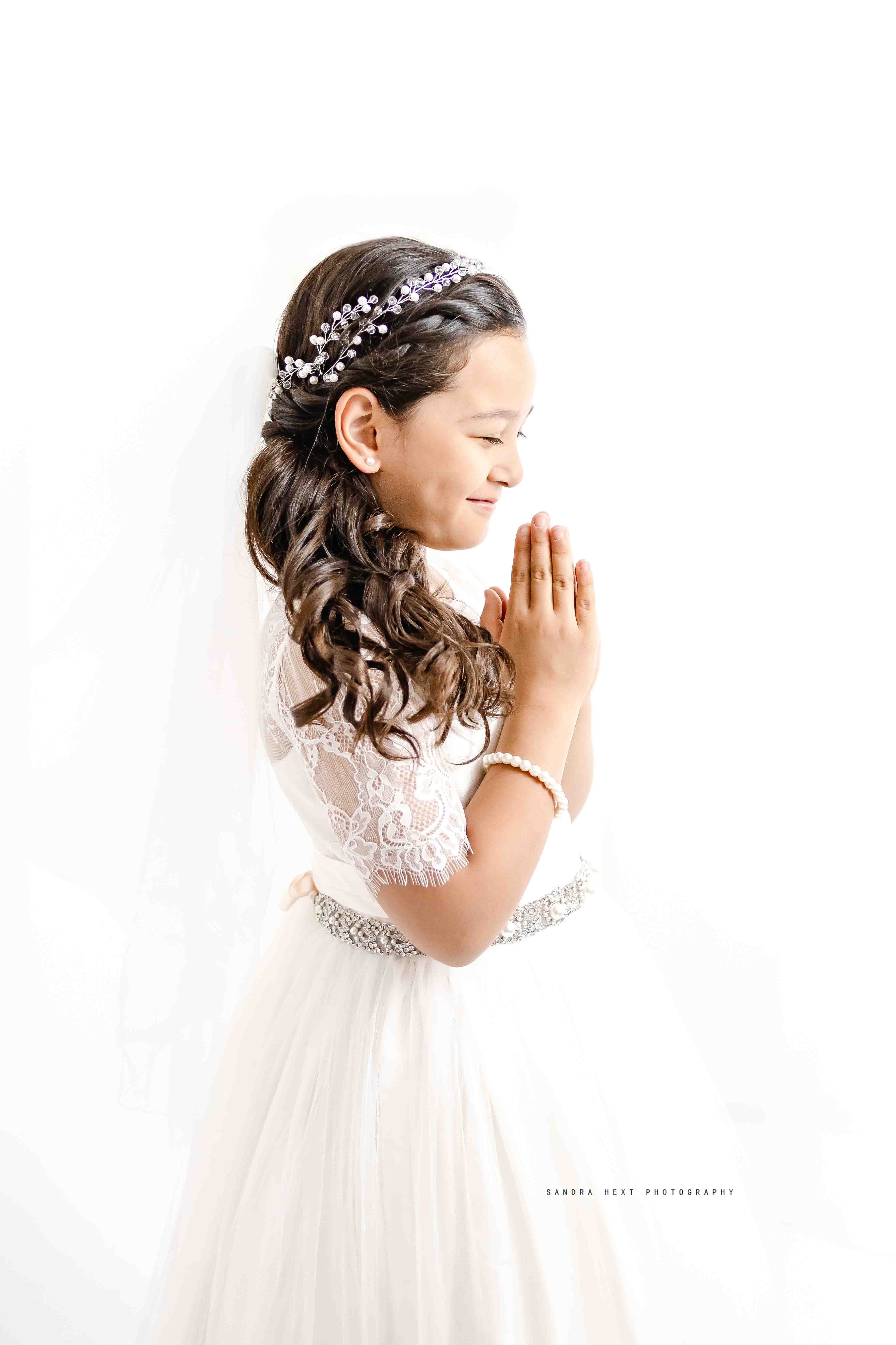 girl first communion photo shoot