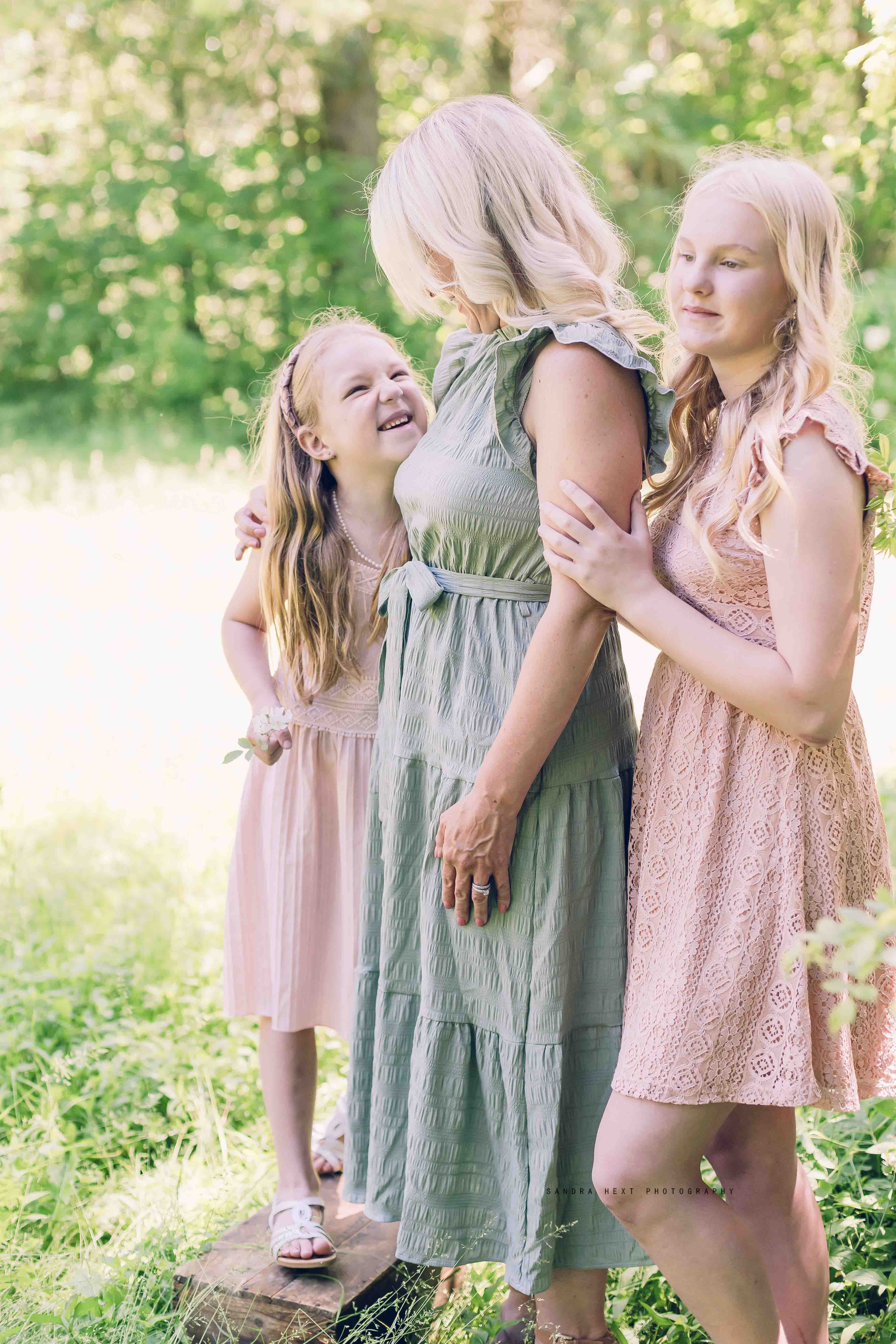 Family  photo session at  Family Session at Eramosa Karst Conservation Area