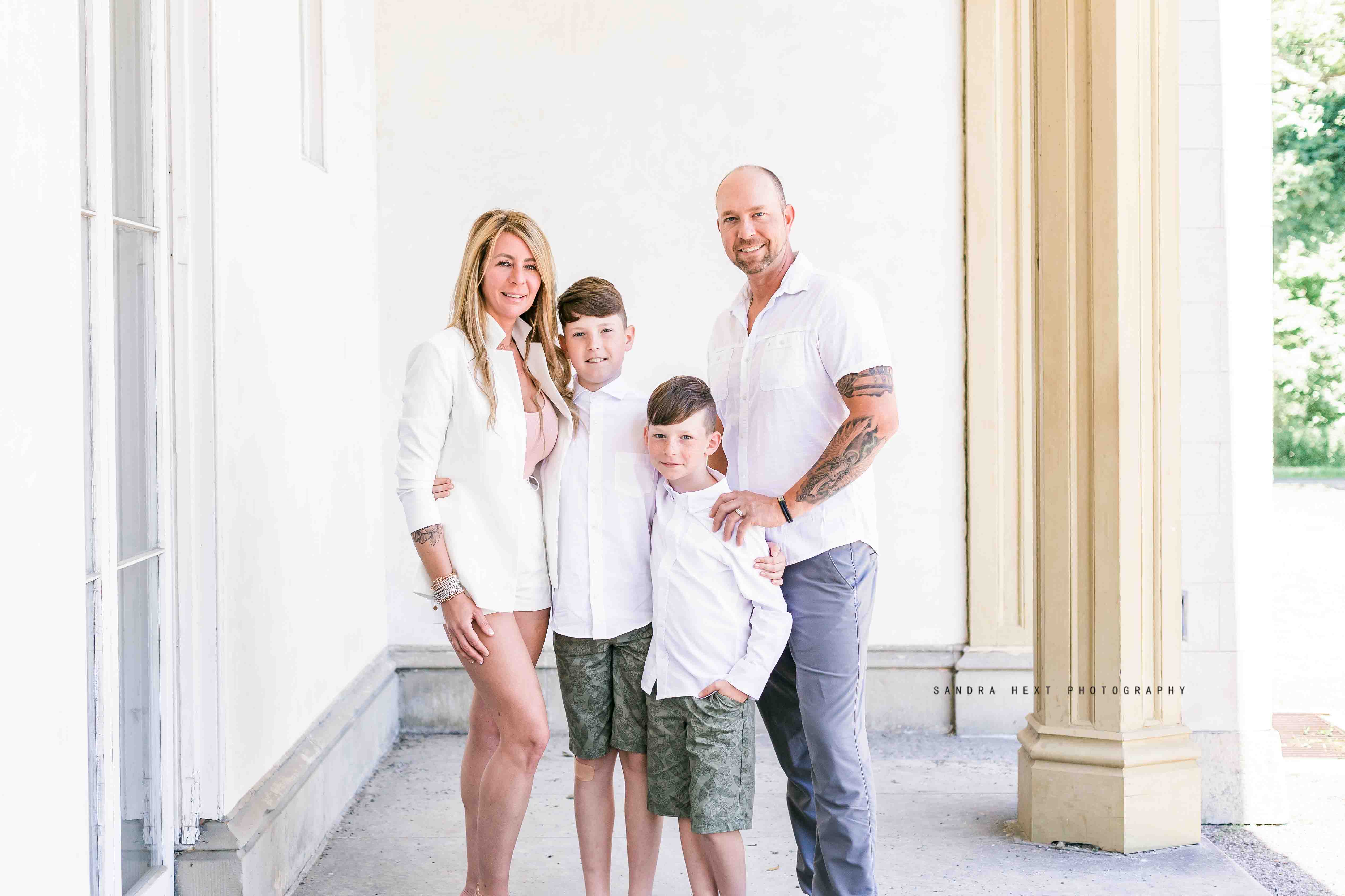 Extended Family Session at Dundurn Castle