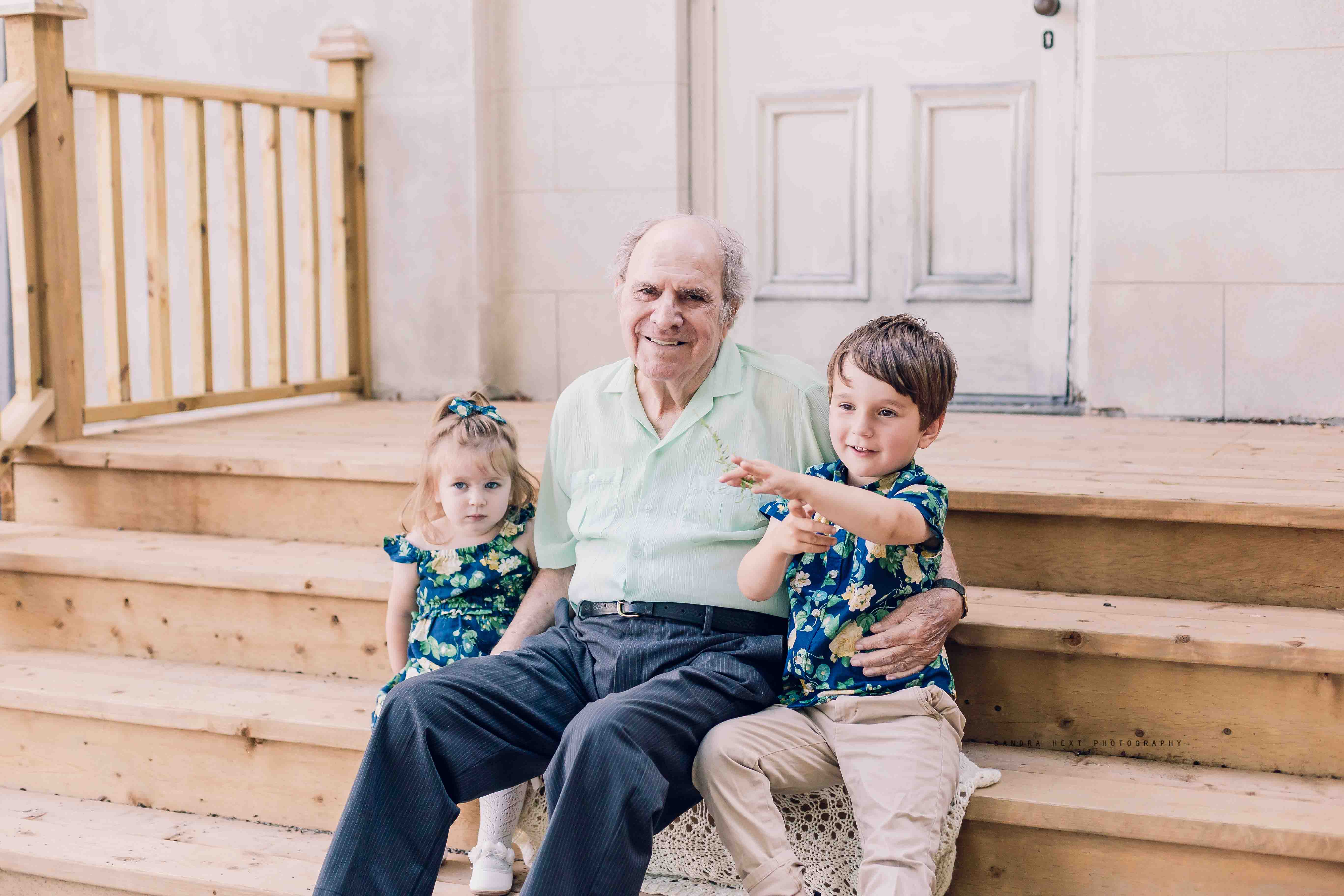  Family photography at Dundurn Castle park