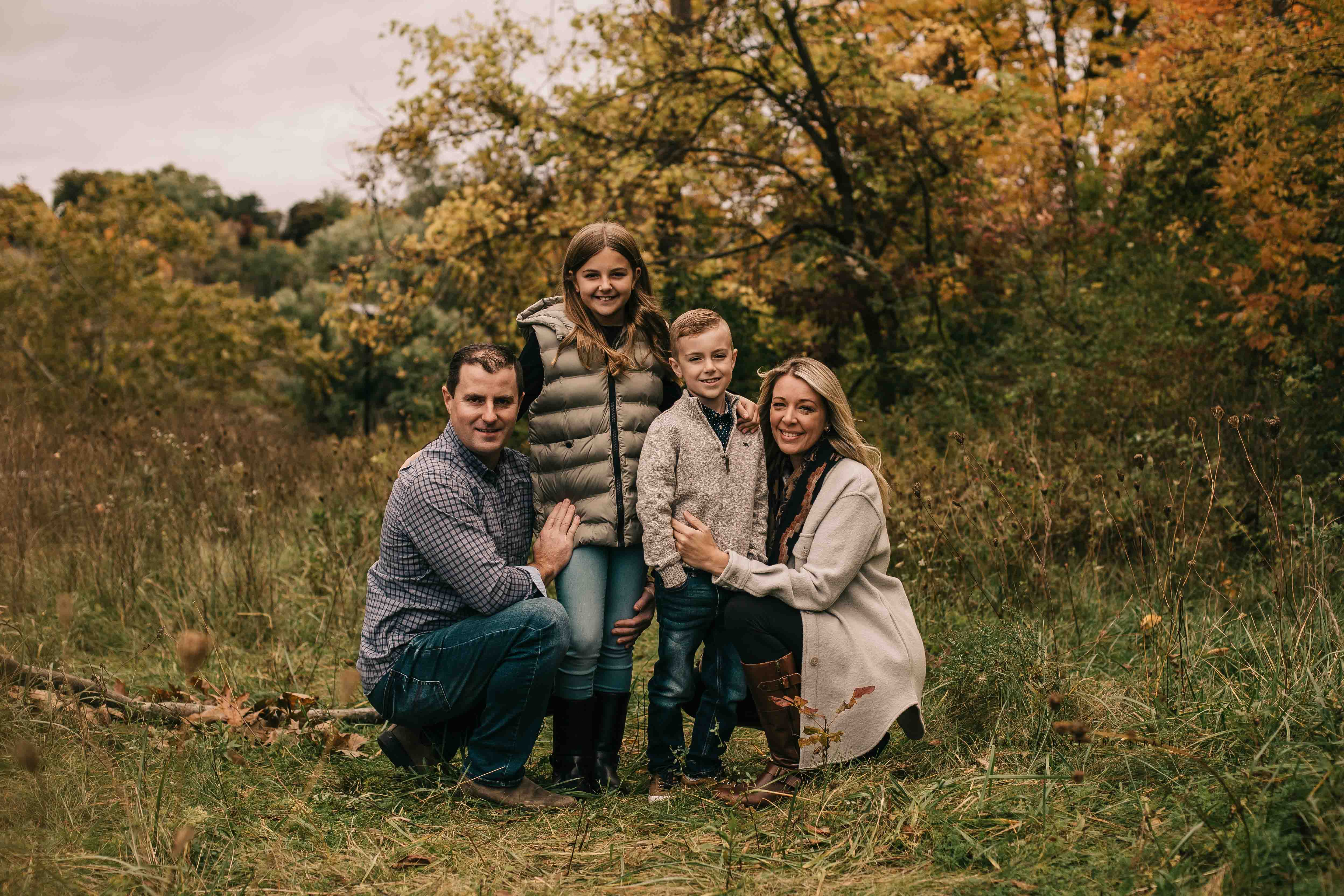 Outdoor Family Photo Session at Princess Point in Hamilton, Ontario  Join Sandra Hext, a talented newborn and family photographer, for a beautiful outdoor family photo session at Princess Point in Hamilton, Ontario. This stunning location provides the perfect natural backdrop for capturing heartfelt moments with your loved ones. Sandra’s expertise in creating relaxed and authentic family portraits ensures a memorable experience and timeless images you’ll cherish forever.