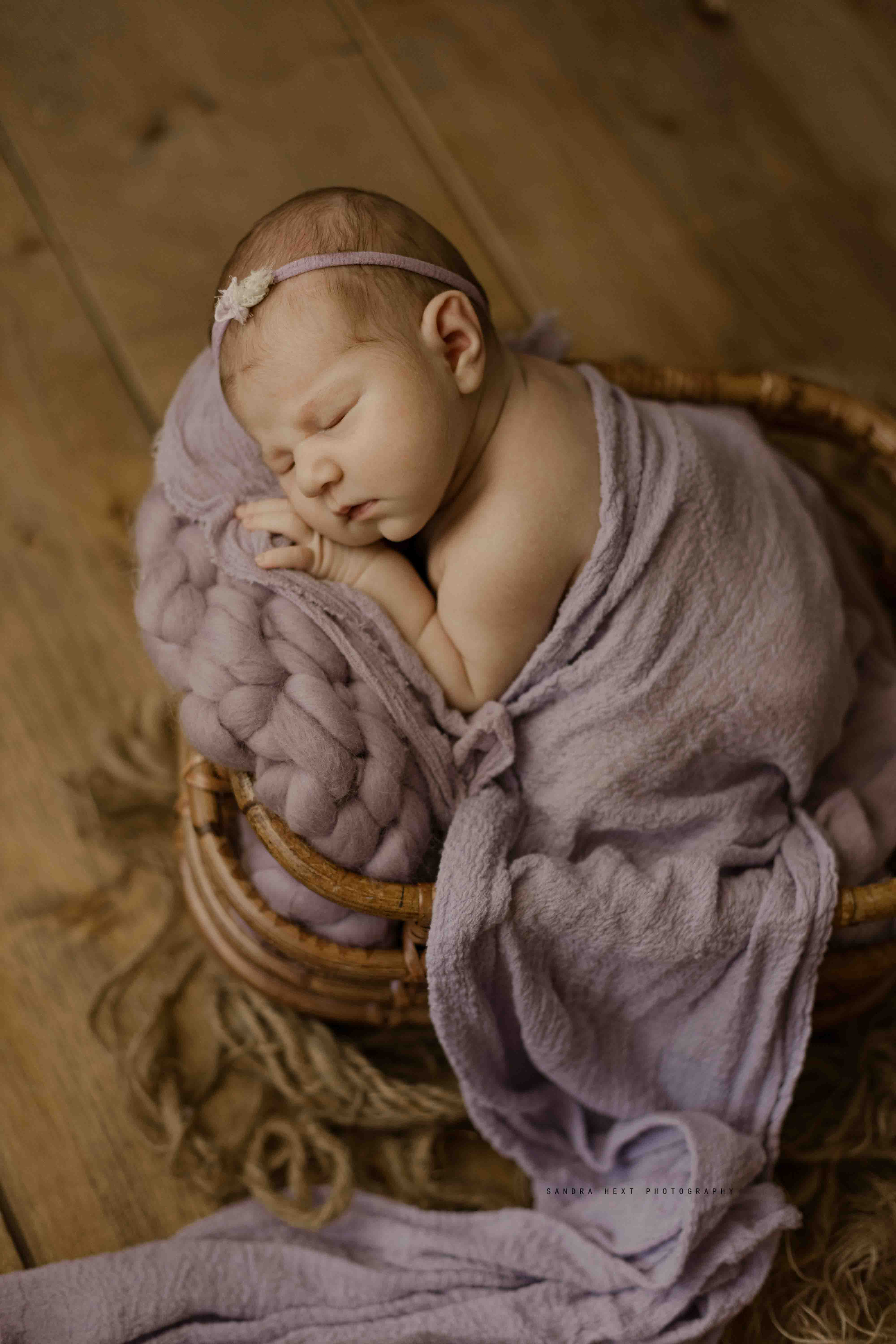 Newborn photographer Hamilton Ontario
