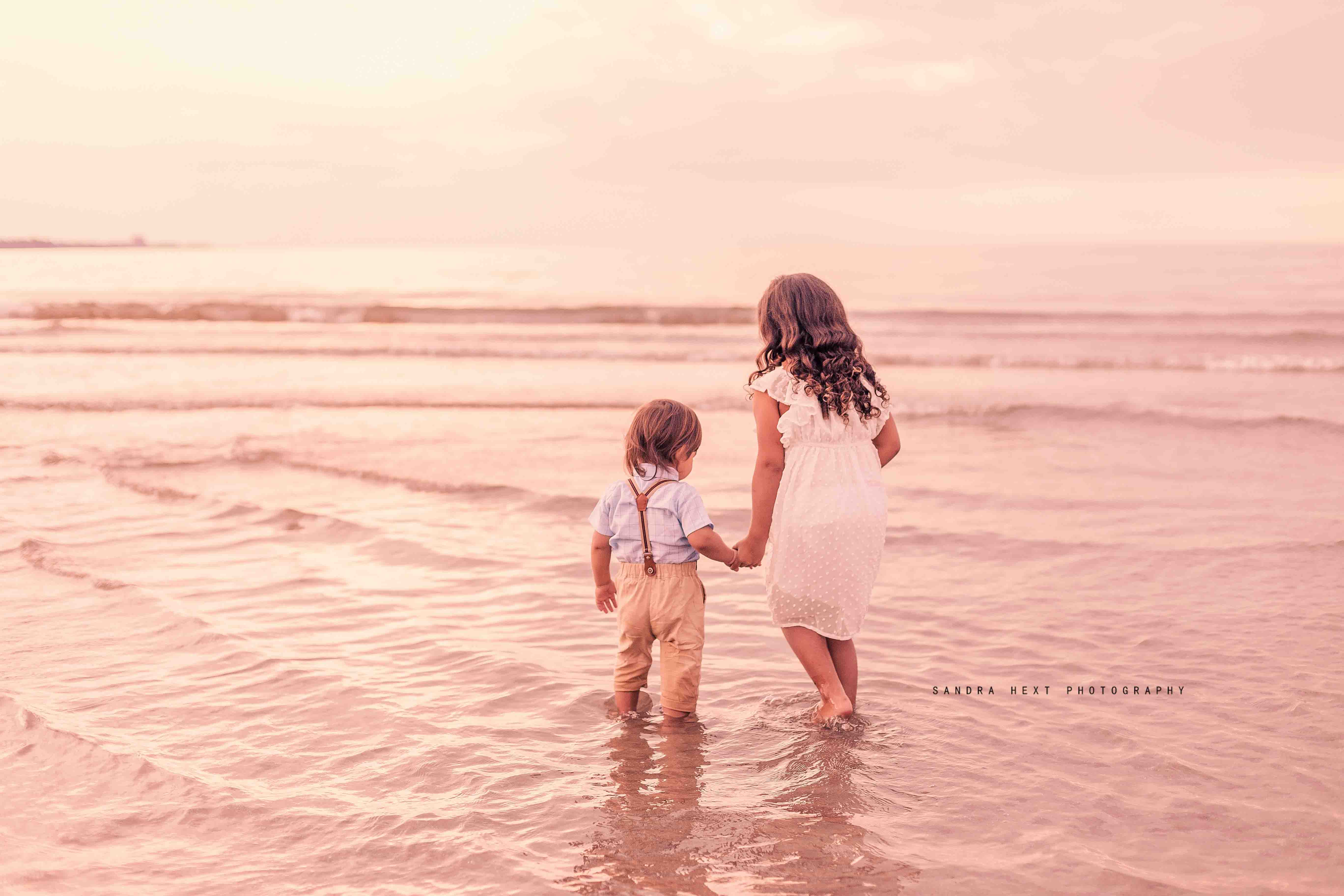 Burlington beach family photos - Sandra Hext Photography